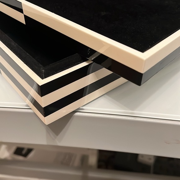 Jonathan Adler LARGE OP ART LACQUER BOX - Picture 7 of 12